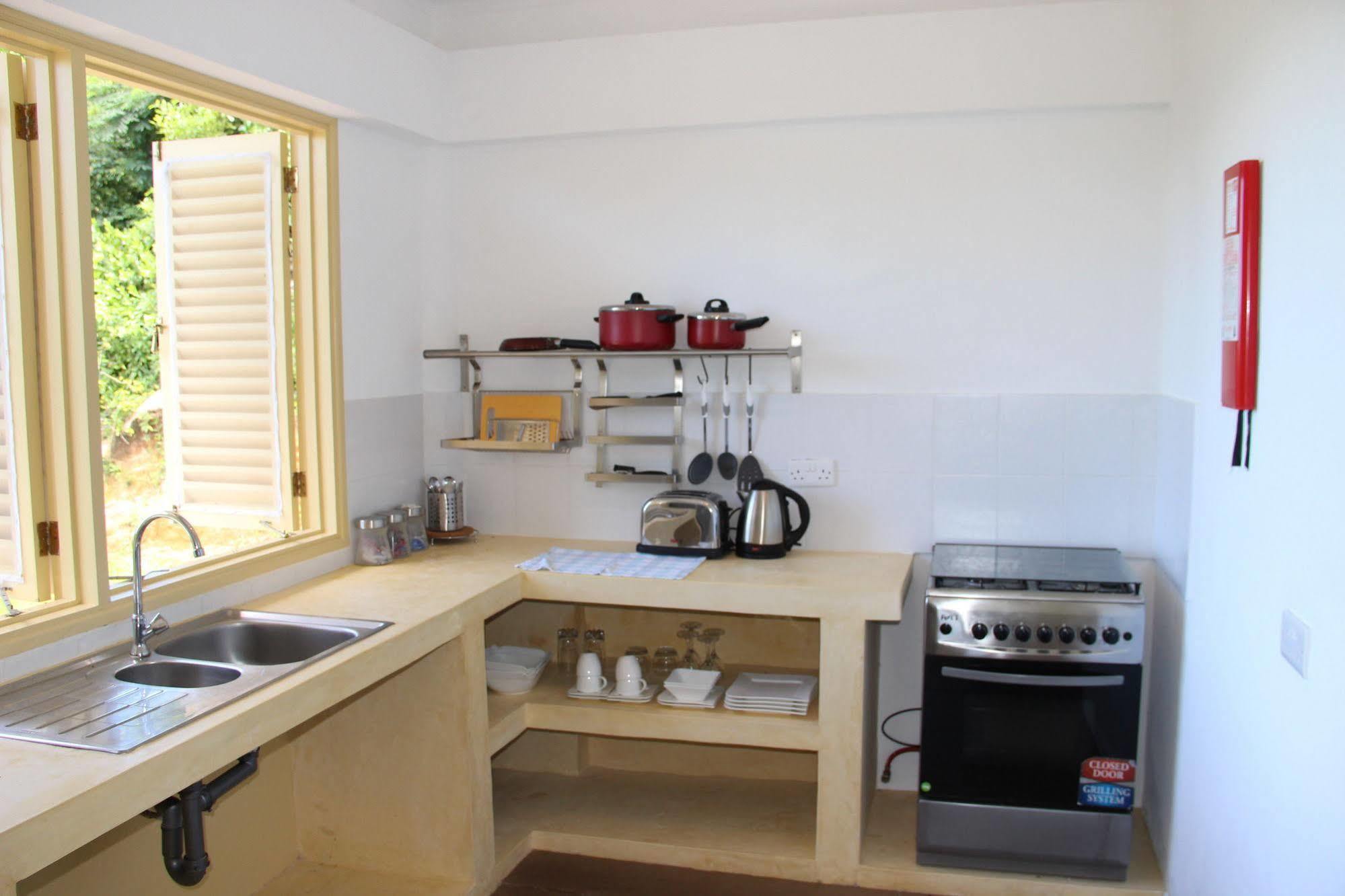 Summer Self Catering Baie Sainte Anne Exterior foto